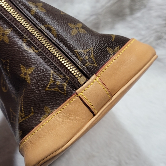 Louis Vuitton Alma PM - Picture 6 of 16